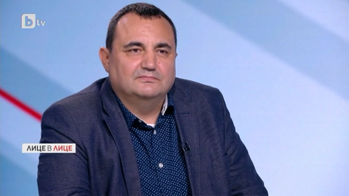 Журналист: Радев е на път да направи безкрайно голяма услуга на Борисов